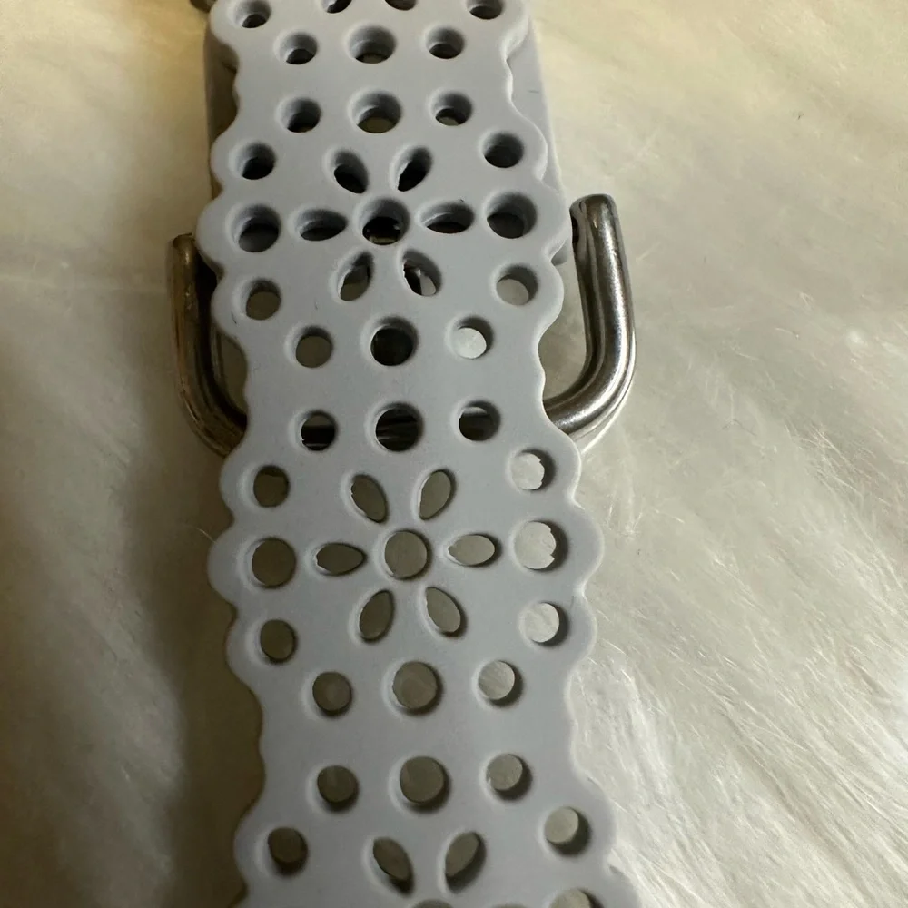 🩷5/$10 Gray Floral Cutout iWatch Band 44mm